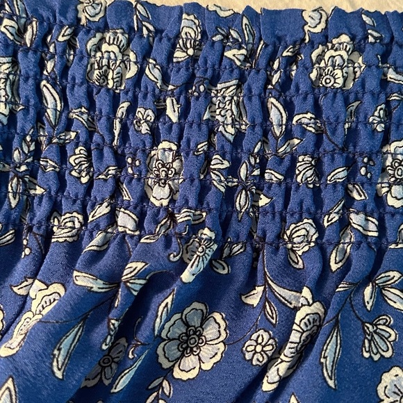 NEW Loft skirt with smocked waist line - Picture 5 of 5